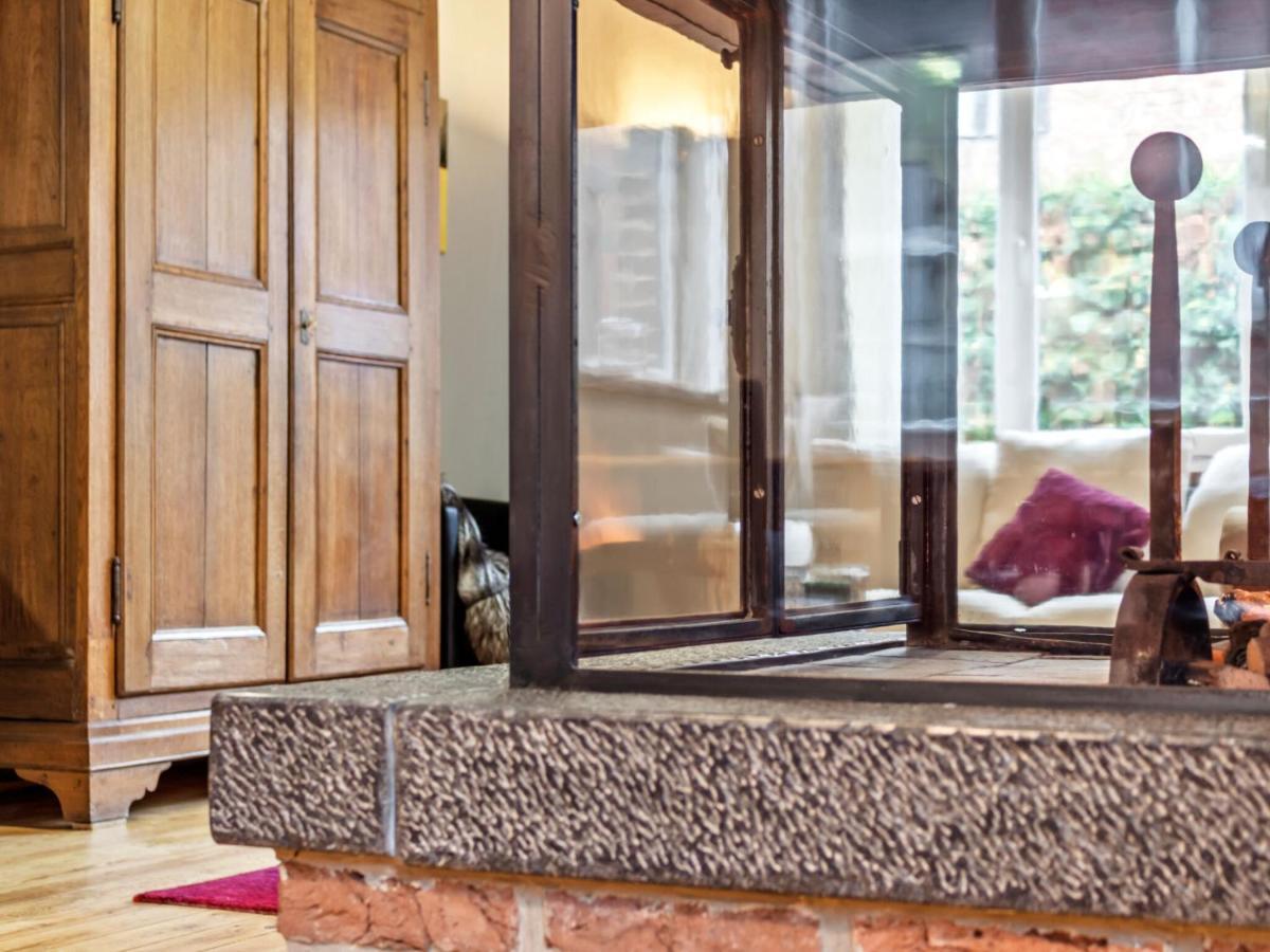Stylish Apartment In Dinant Near The Maas Exterior photo